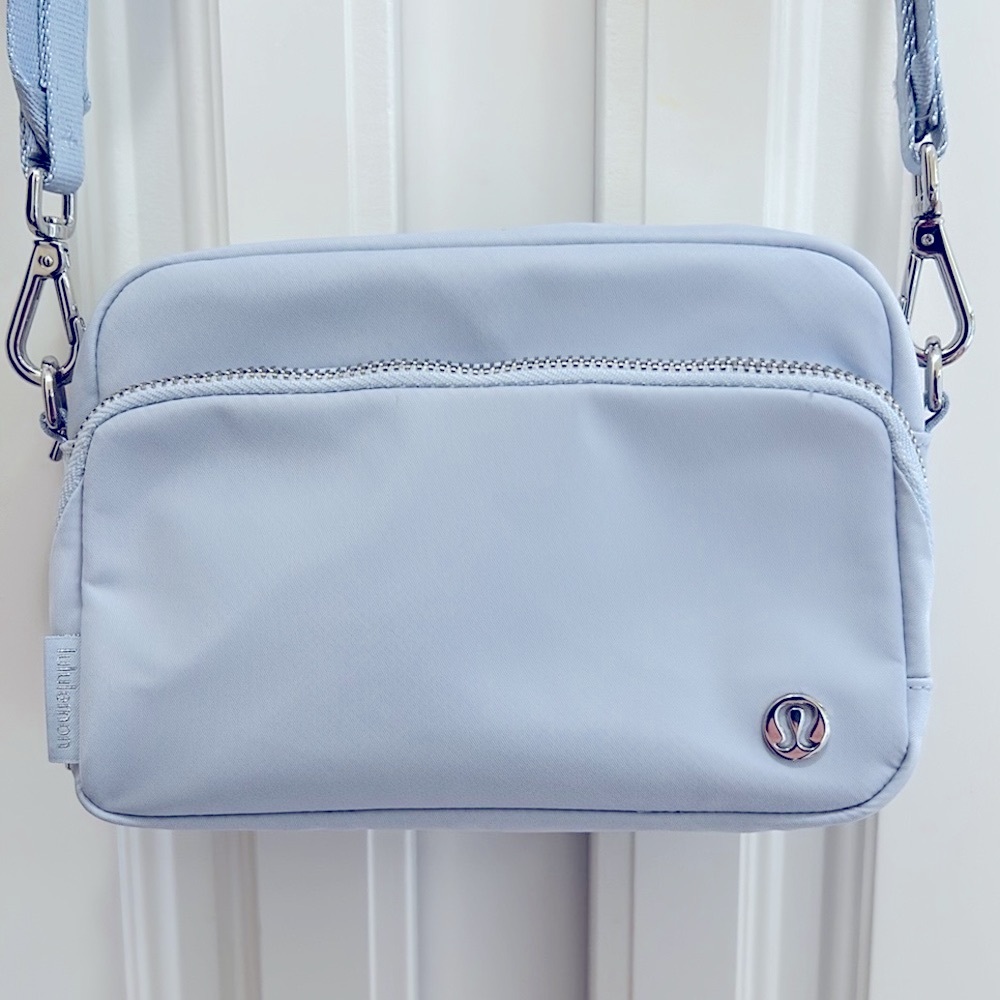 Lululemon Everywhere Crossbody Bag